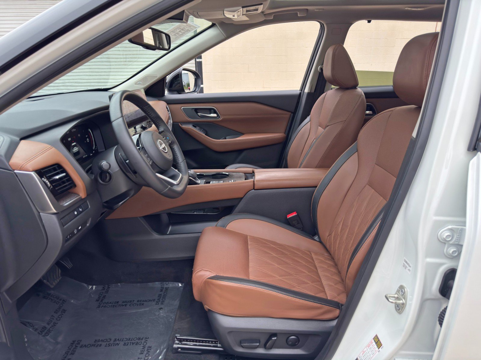 Used 2024 Nissan Rogue Platinum w/ Platinum Premium Package FWD image 17