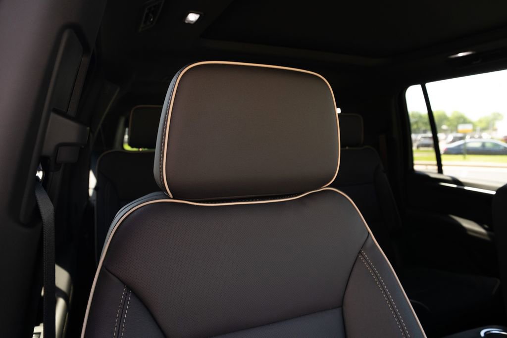 New 2025 Chevrolet Suburban Premier w/ Sun And Tow Package image 15