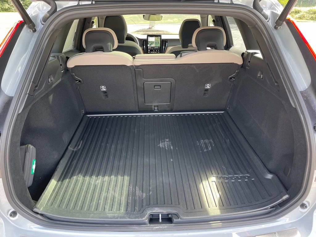 New 2026 Volvo XC60 B5 Plus w/ Protection Package Premier image 11