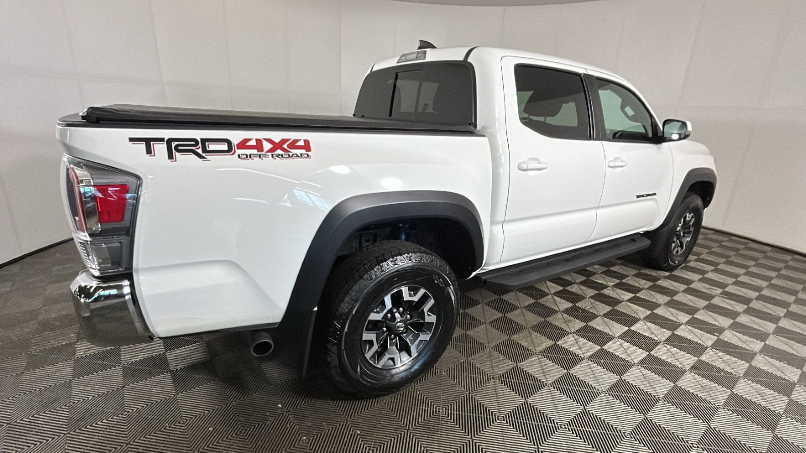 Used 2021 Toyota Tacoma TRD Off-Road AWD/4WD video 3
