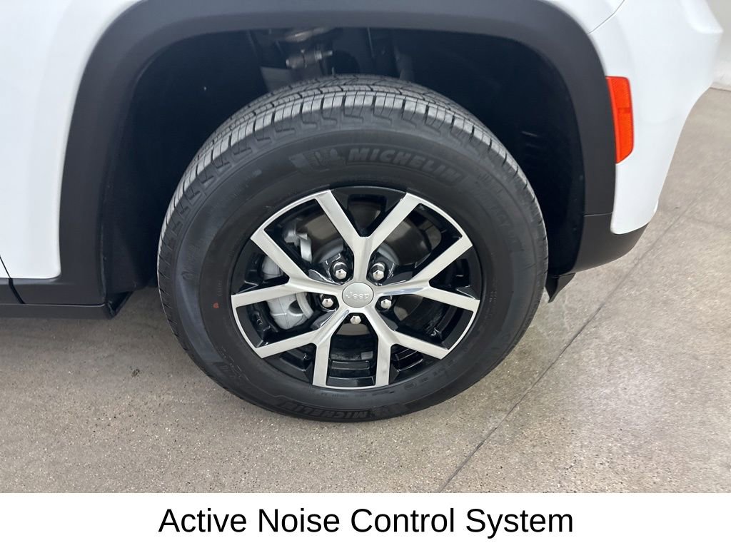 Used 2025 Jeep Grand Cherokee Limited image 15