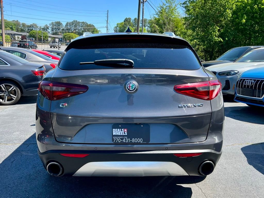Used 2018 Alfa Romeo Stelvio Ti AWD/4WD image 10