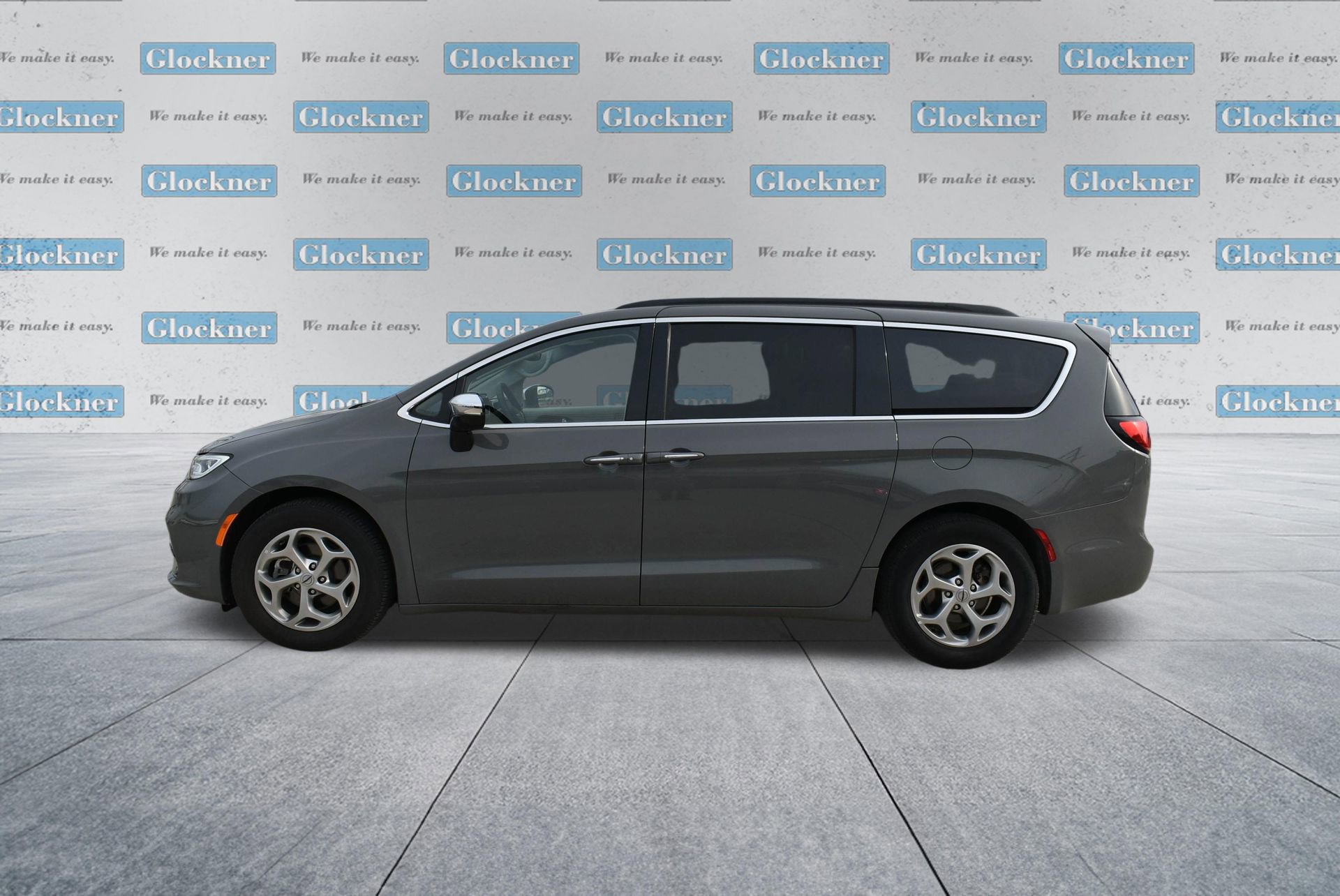 Used 2023 Chrysler Pacifica Limited image 10