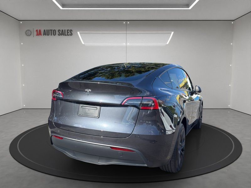 Used 2025 Tesla Model Y Long Range image 5