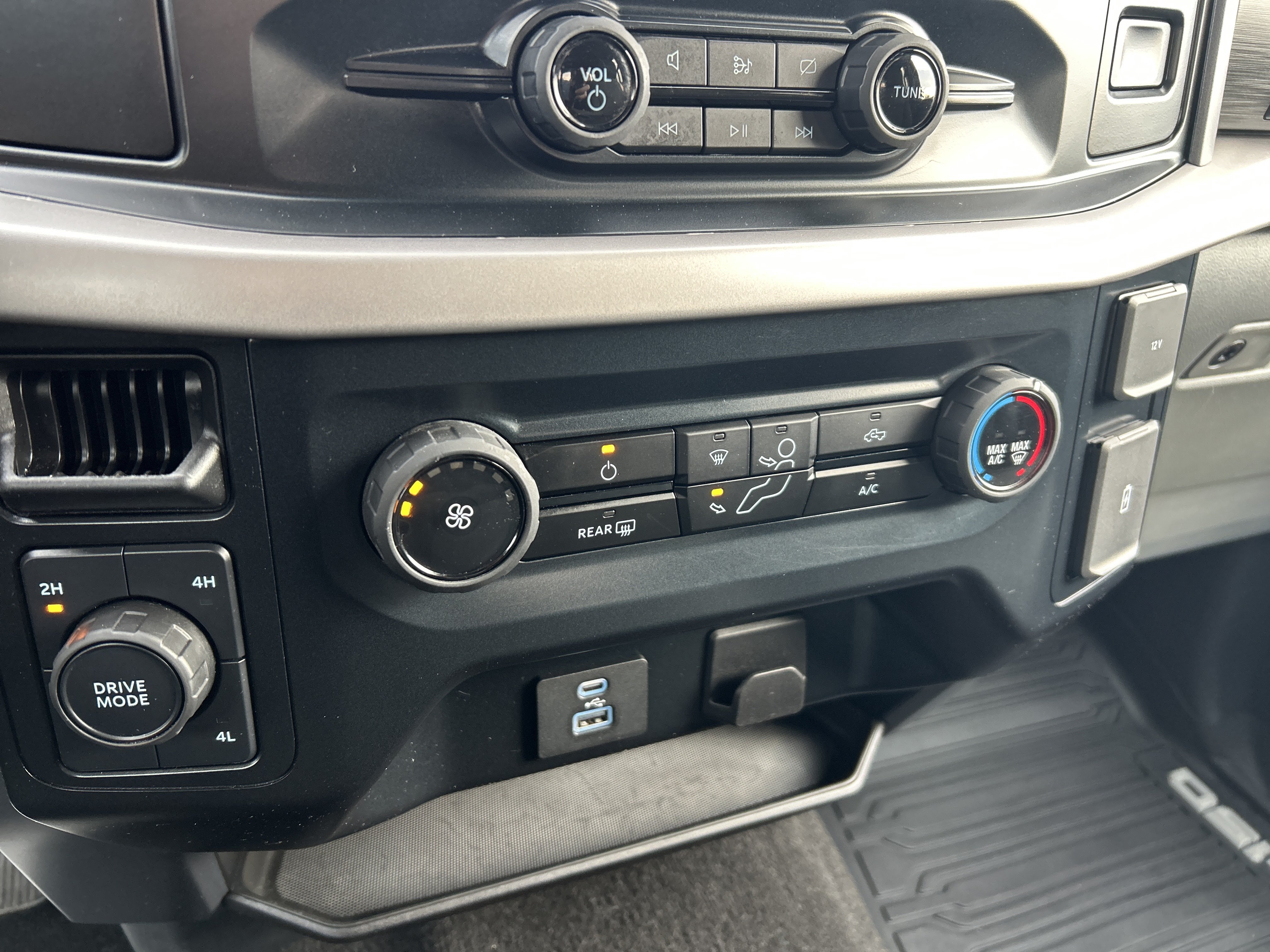 Used 2023 Ford F150 XLT AWD/4WD image 19