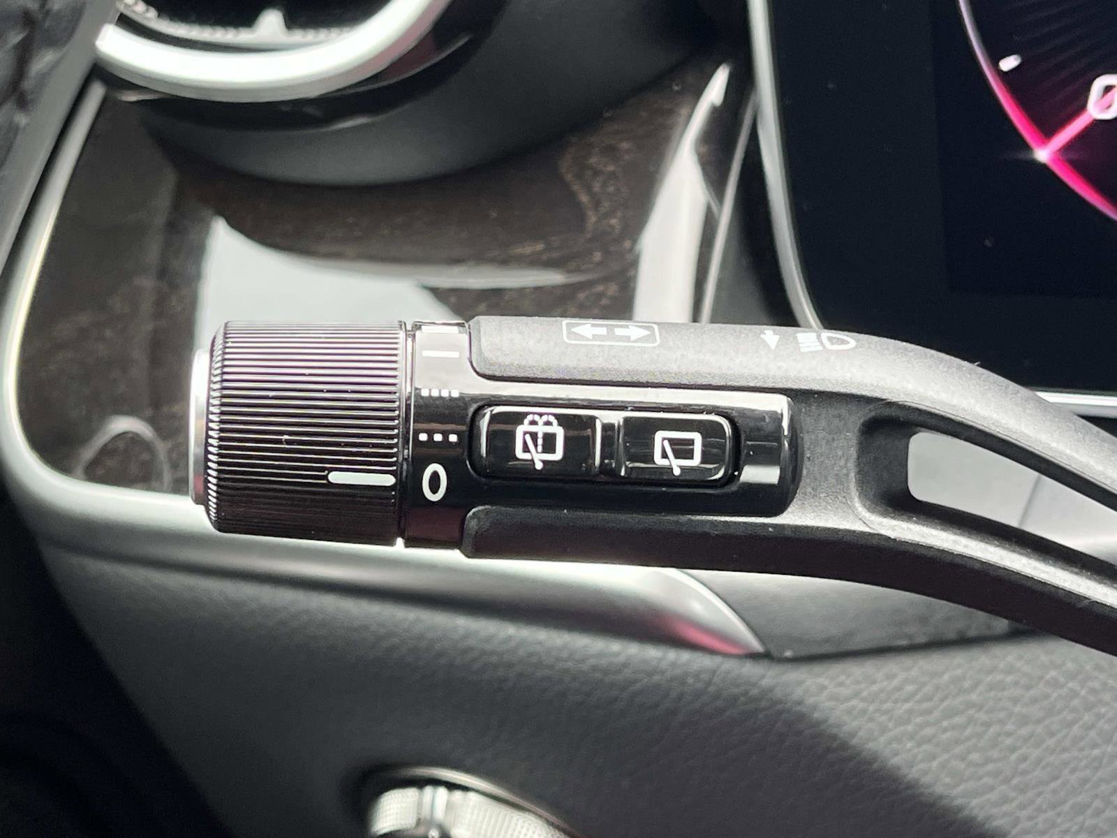 Certified 2025 Mercedes-Benz GLC 300 image 33