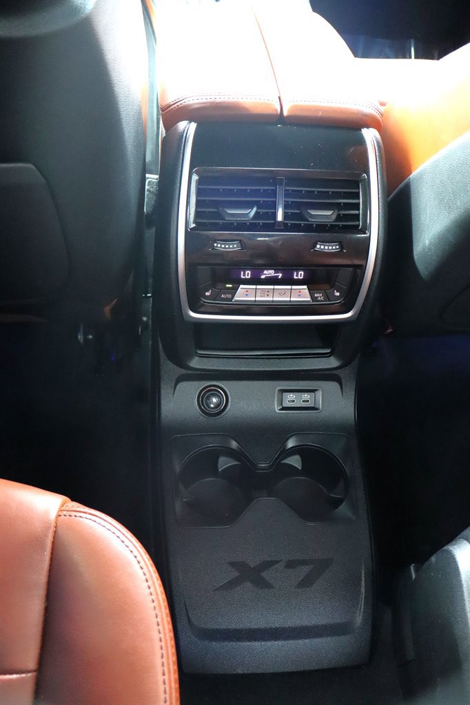 Used 2020 BMW X7 M50i AWD/4WD image 32