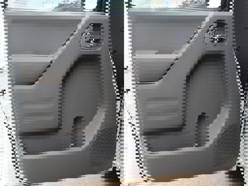 Used 2019 Nissan Frontier Desert Runner image 14