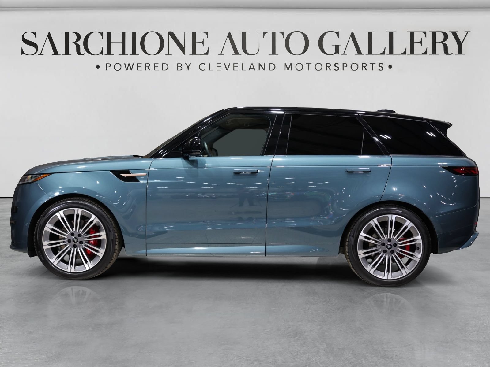 Used 2024 Land Rover Range Rover Sport Dynamic SE AWD/4WD image 3