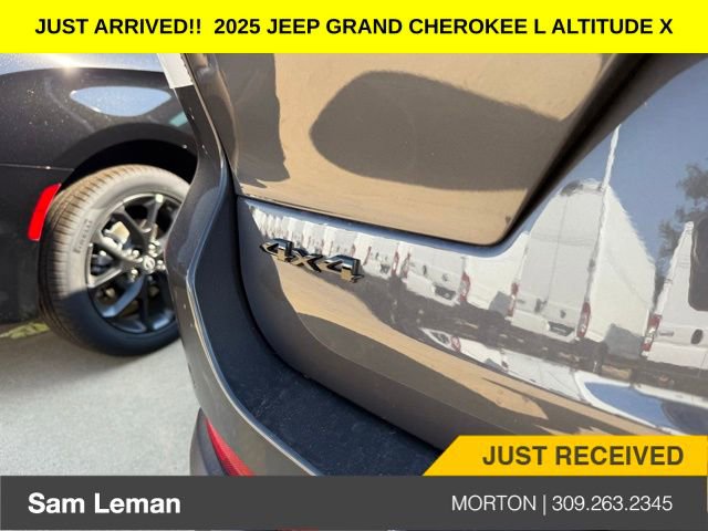 New 2025 Jeep Grand Cherokee L Altitude image 10