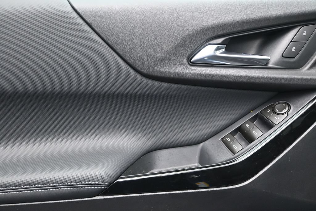New 2026 Chevrolet Equinox LT w/ Safety and Technology Package FWD image 11
