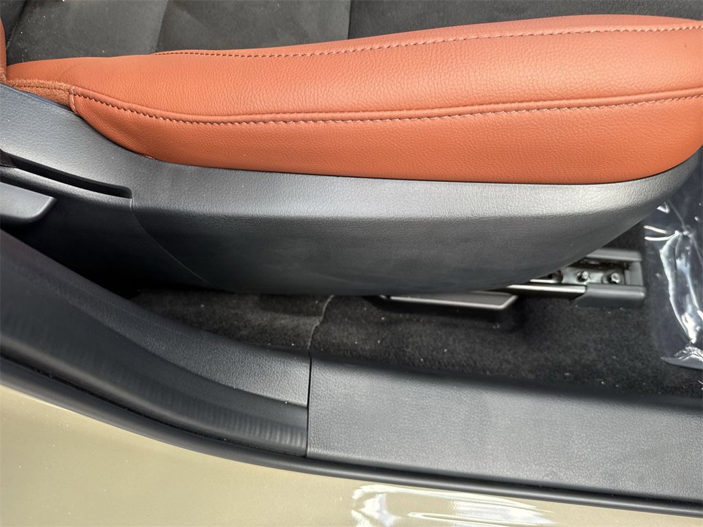 New 2024 MAZDA CX-30 Carbon image 46