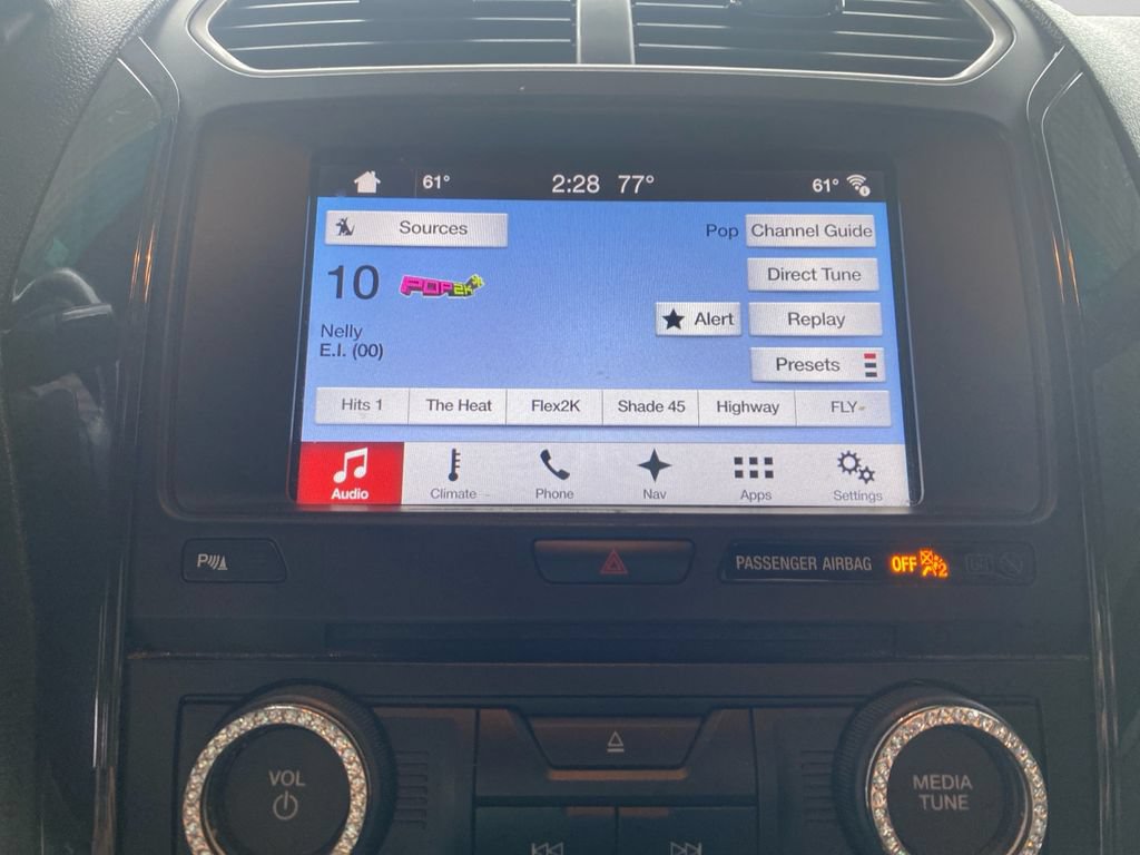 Used 2017 Ford Explorer XLT w/ Equipment Group 202A FWD image 13