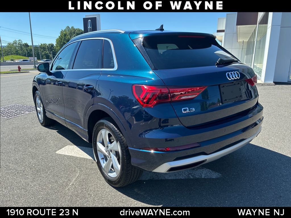 Used 2020 Audi Q3 2.0T Premium w/ Convenience Package AWD/4WD image 3
