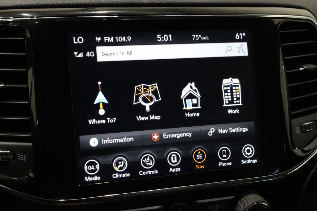 Used 2022 Jeep Grand Cherokee Laredo X image 39