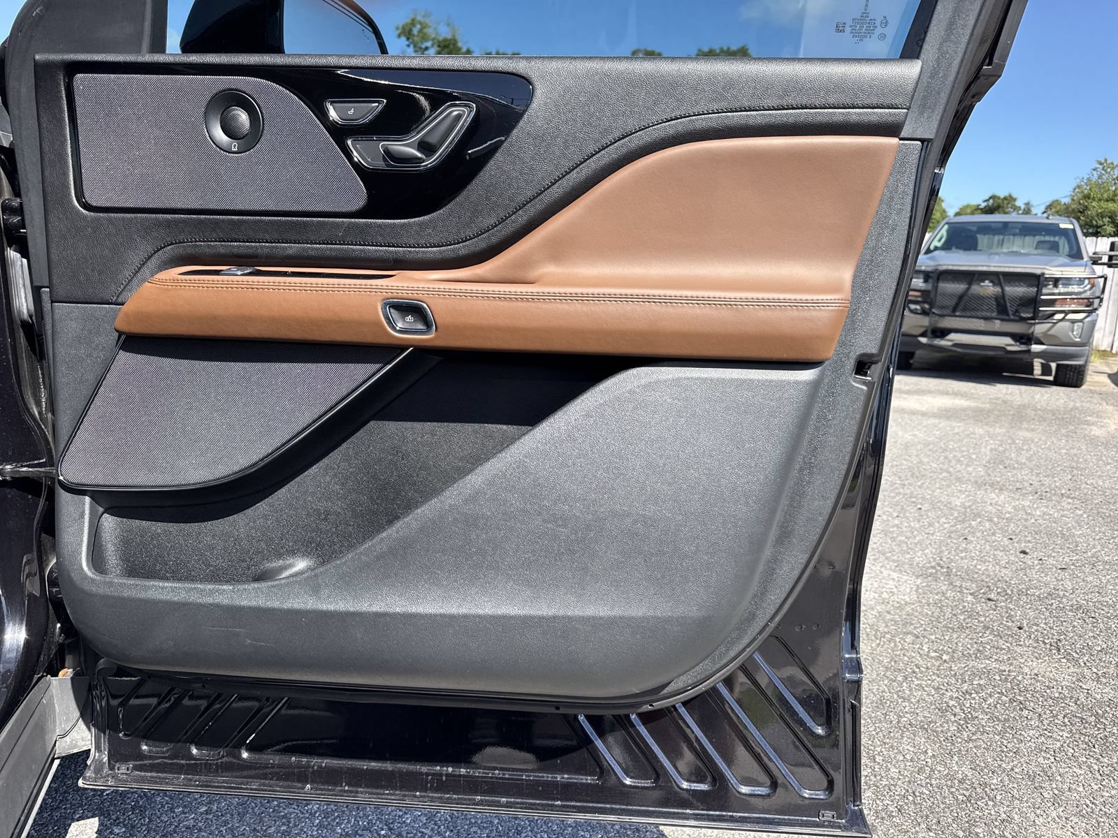 Used 2023 Lincoln Aviator Grand Touring w/ Elements Package Plus AWD/4WD image 32