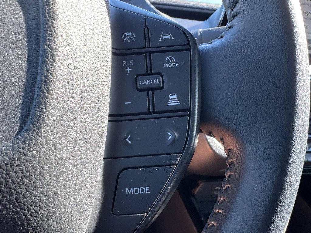 Used 2025 Toyota Prius LE image 17