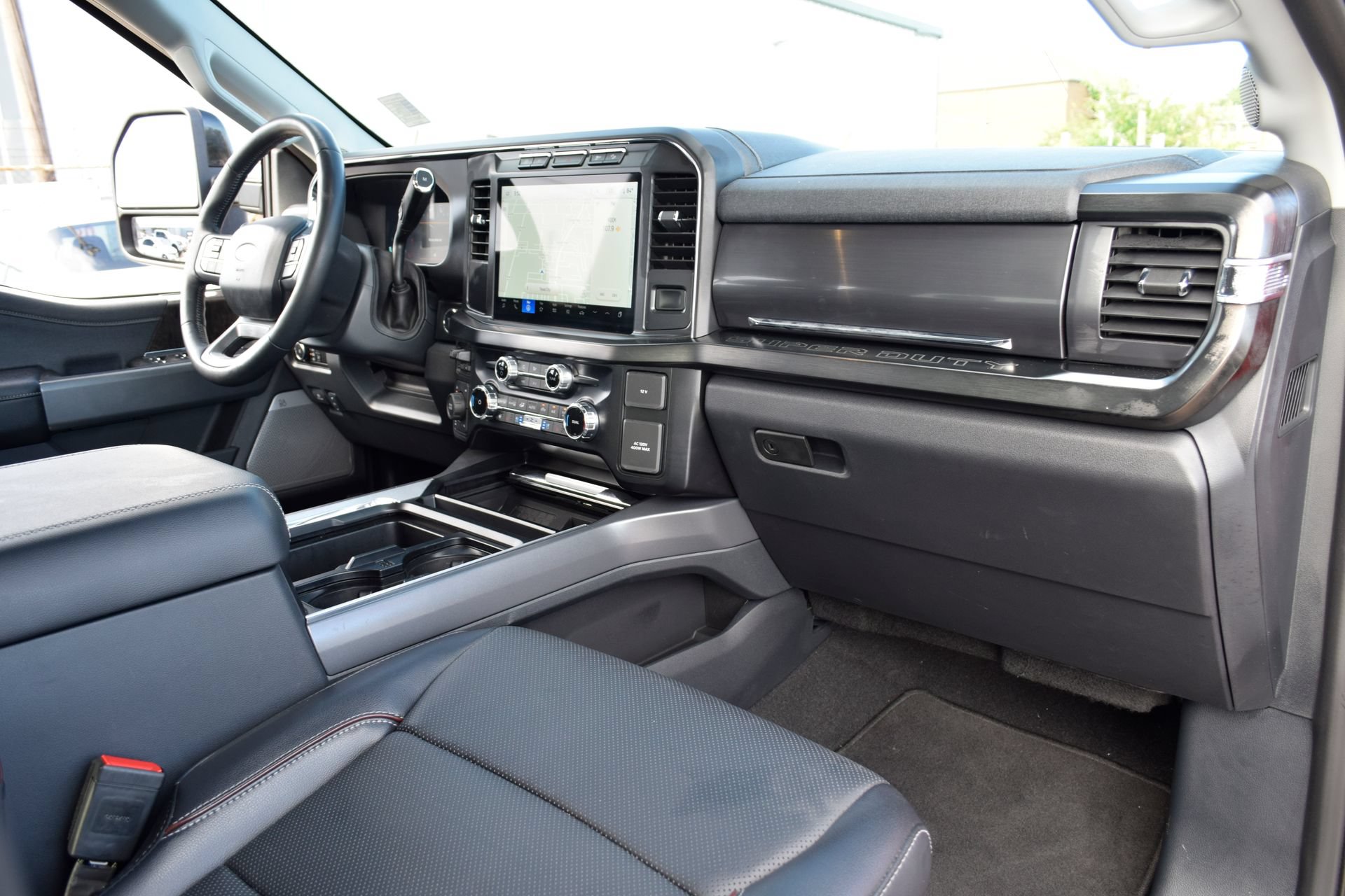 Used 2024 Ford F250 Lariat w/ Black Appearance Package AWD/4WD image 22