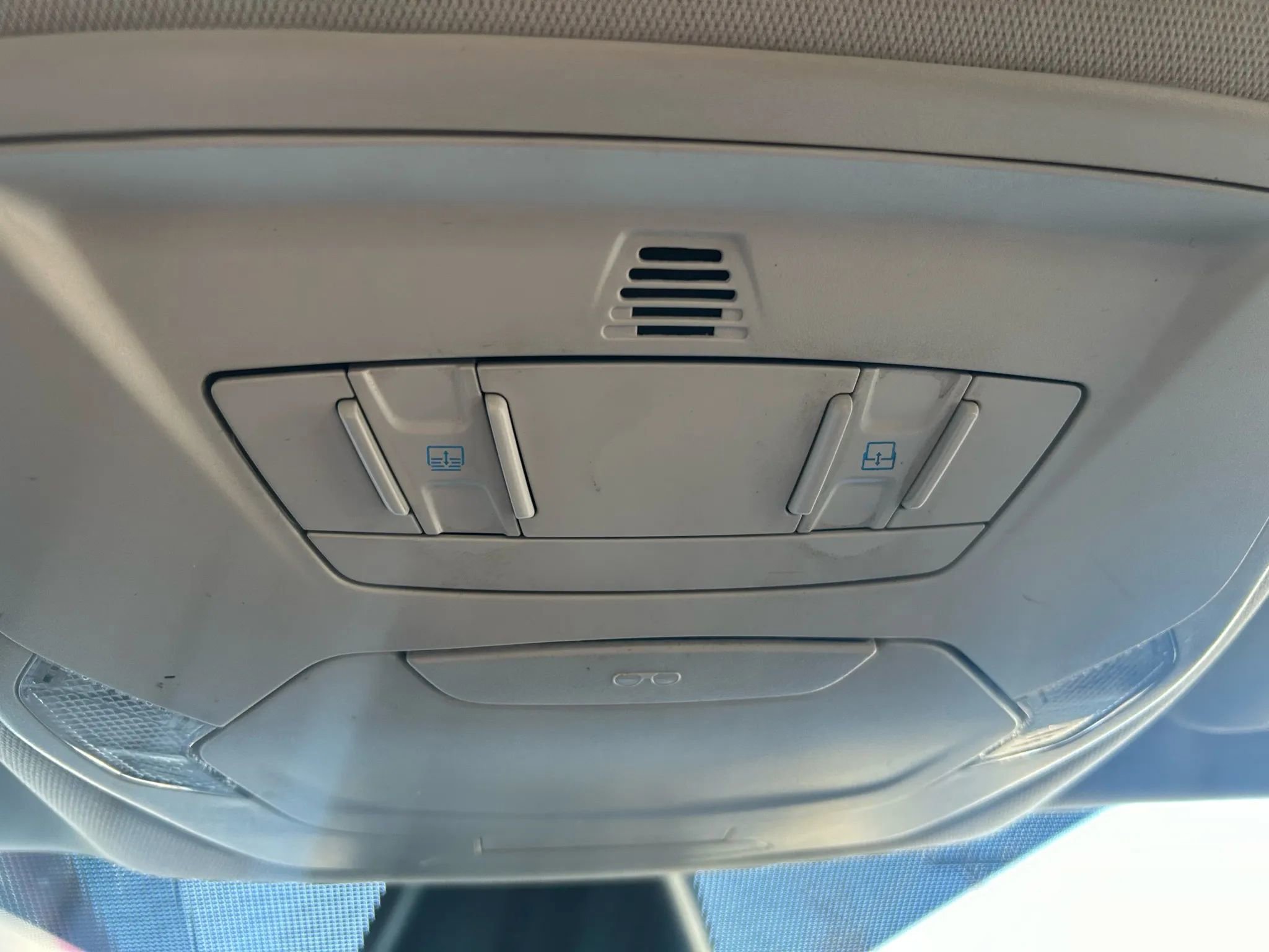 Used 2019 Ford Escape Titanium image 13