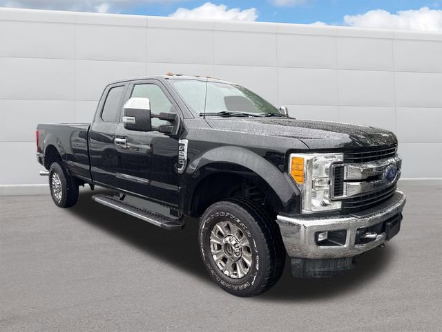 Used 2017 Ford F250 XLT w/ XLT Premium Package image 9