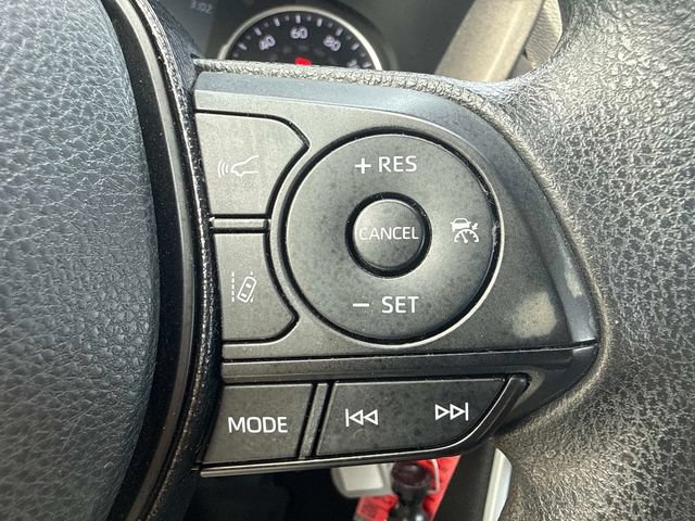 Used 2021 Toyota RAV4 LE AWD/4WD image 20