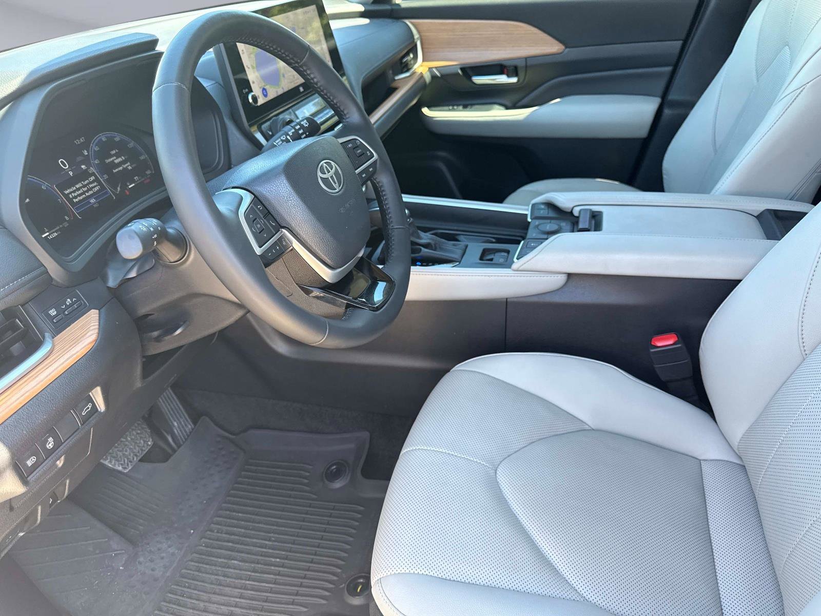 Used 2024 Toyota Grand Highlander Limited image 25