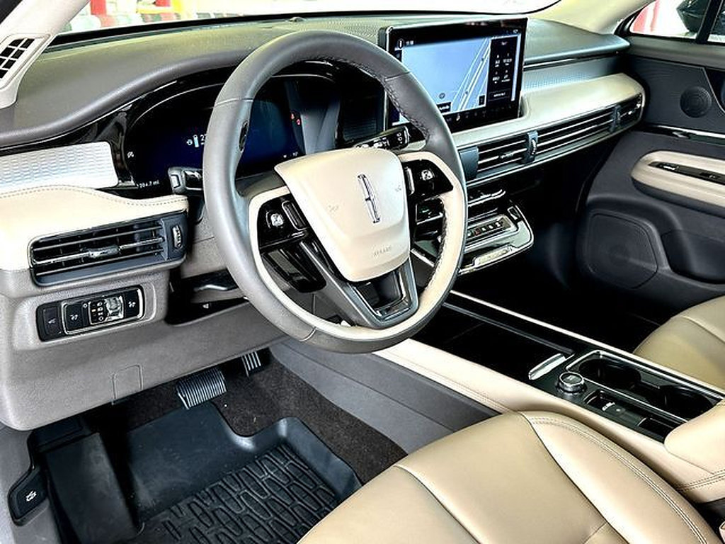 Used 2023 Lincoln Corsair FWD image 14