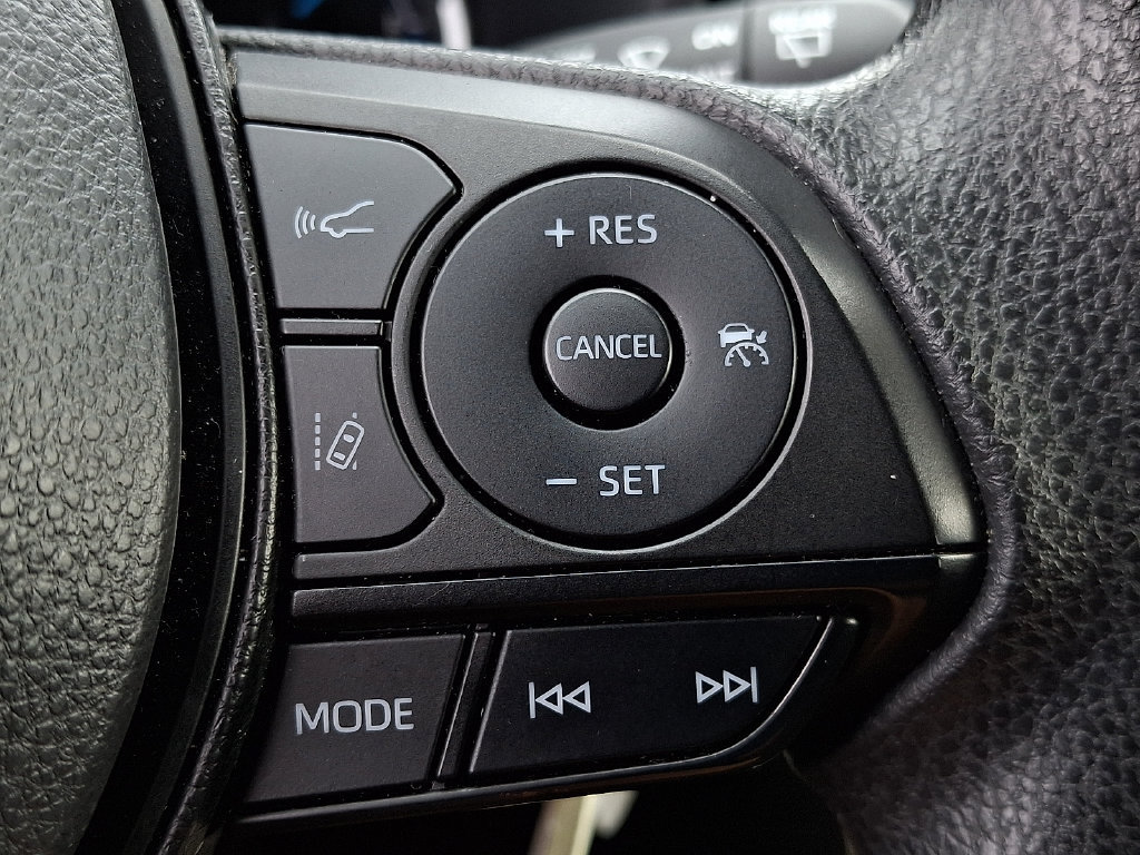 Certified 2025 Toyota RAV4 LE AWD/4WD image 22