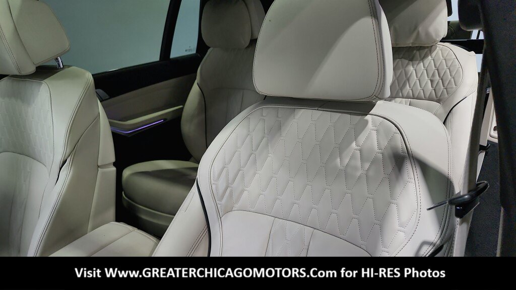 Used 2021 BMW X7 xDrive40i w/ M Sport Package AWD/4WD image 24
