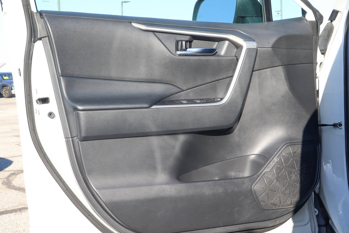 Used 2024 Toyota RAV4 XLE FWD image 13