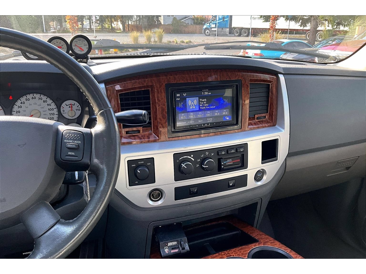 Used 2006 Dodge Ram 2500 Truck Laramie AWD/4WD image 6