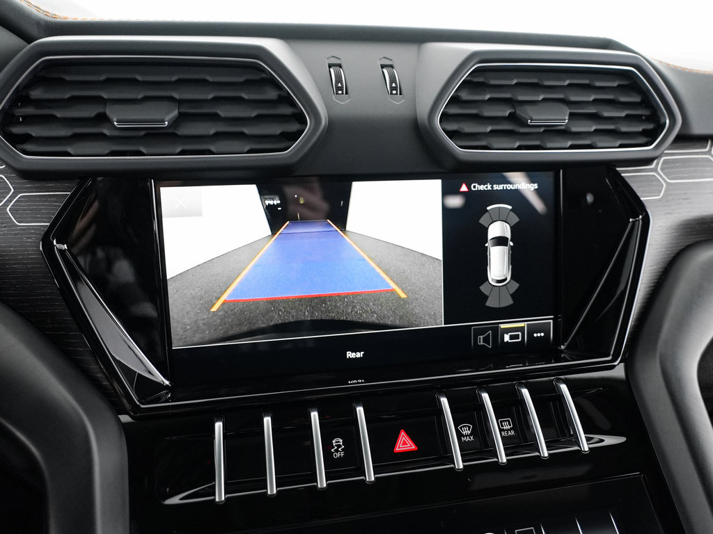 Used 2022 Lamborghini Urus AWD/4WD image 34