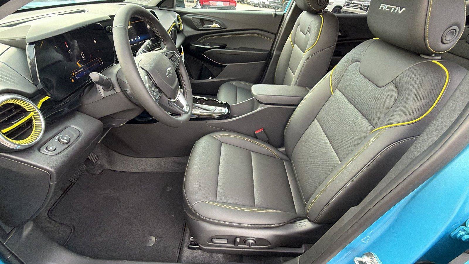 New 2026 Chevrolet Trax ACTIV w/ Sunroof Package FWD image 17