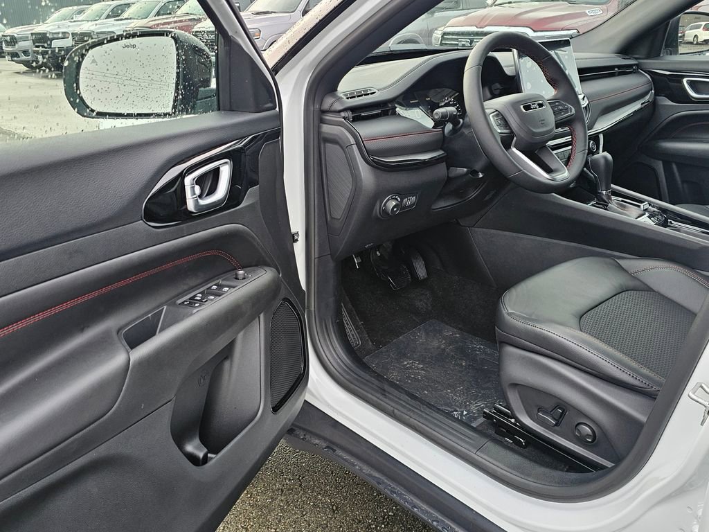 New 2026 Jeep Compass Trailhawk image 18