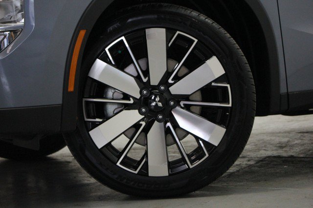 New 2026 Mitsubishi Outlander SE image 3