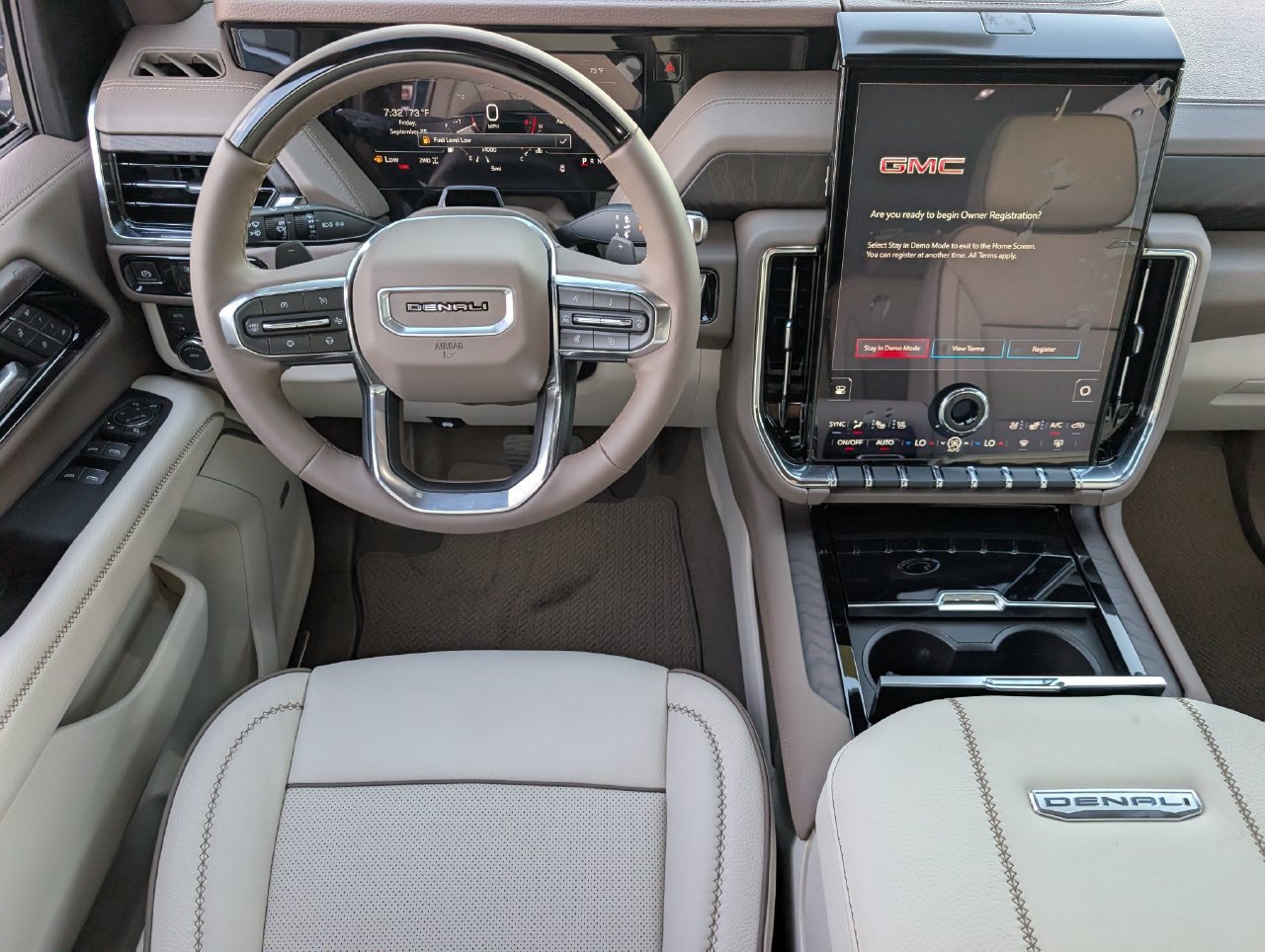 New 2027 GMC Yukon Denali w/ Advanced Technology Package AWD/4WD image 9