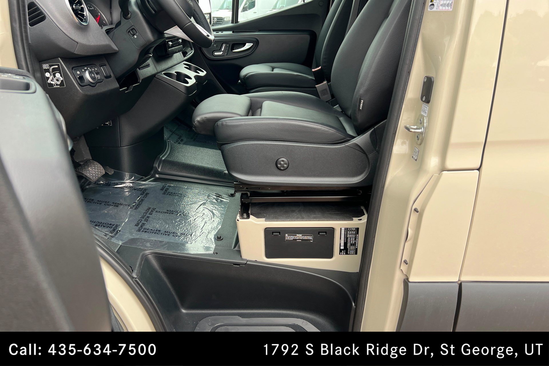Used 2025 Mercedes-Benz Sprinter 2500 image 17