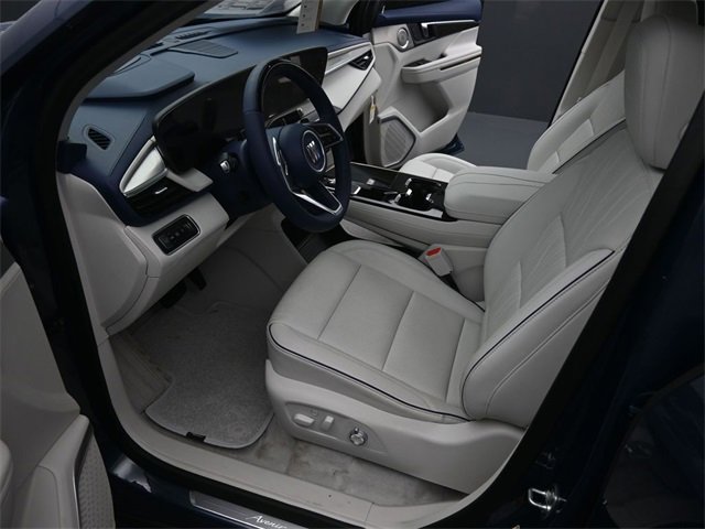 Certified 2025 Buick Enclave Avenir image 9