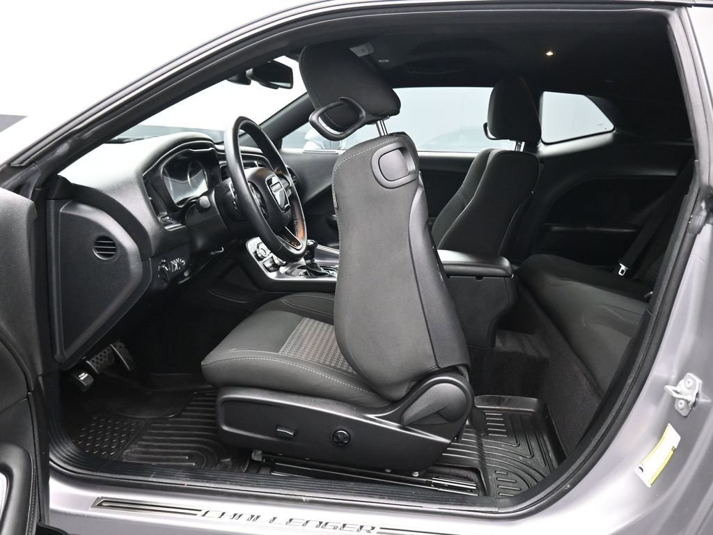 Used 2018 Dodge Challenger SXT w/ Super Sport Group (SS/T) image 28
