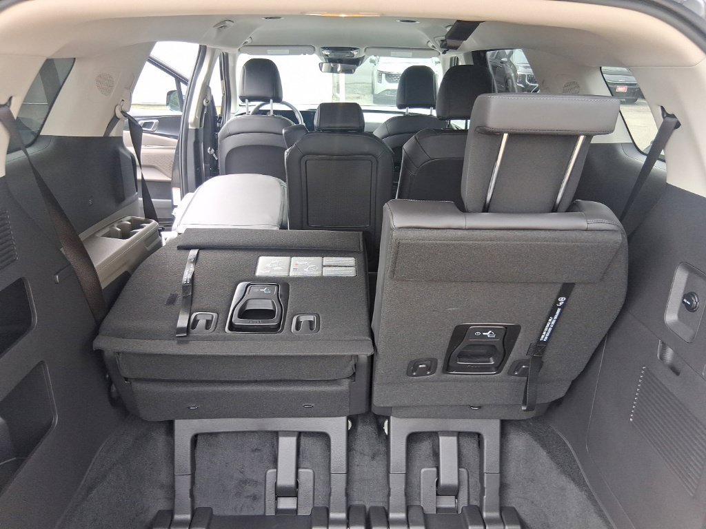 Certified 2026 Kia Carnival FWD image 21