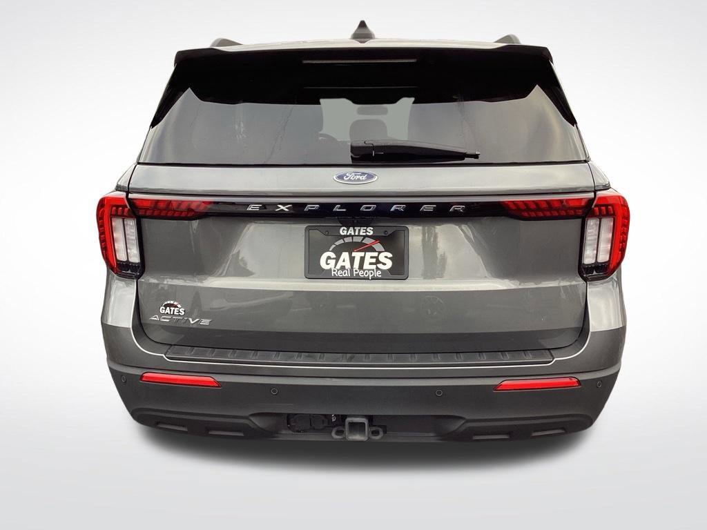 Used 2025 Ford Explorer Active RWD image 5
