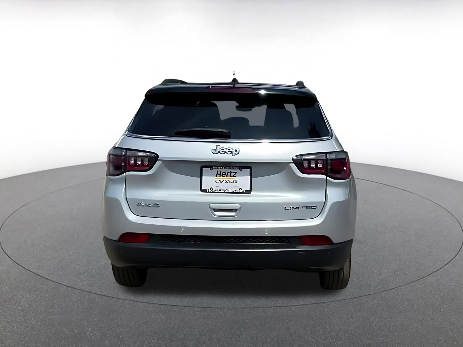 Used 2025 Jeep Compass Limited image 12