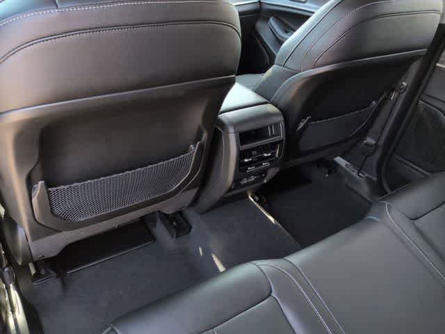 Used 2023 Jeep Grand Cherokee Limited AWD/4WD image 18