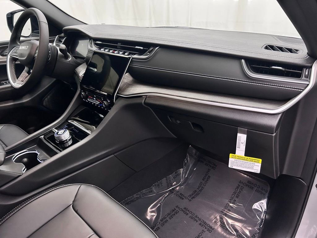 New 2025 Jeep Grand Cherokee Limited image 18