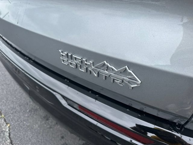 Used 2026 Chevrolet Traverse High Country AWD/4WD image 36