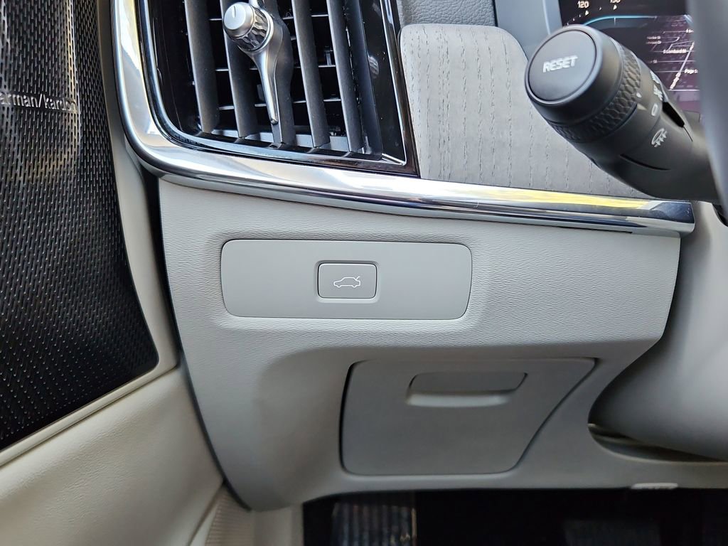 Used 2024 Volvo S90 B6 Ultimate image 15