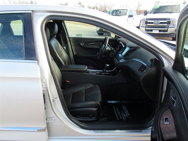 Used 2014 Chevrolet Impala LTZ image 13