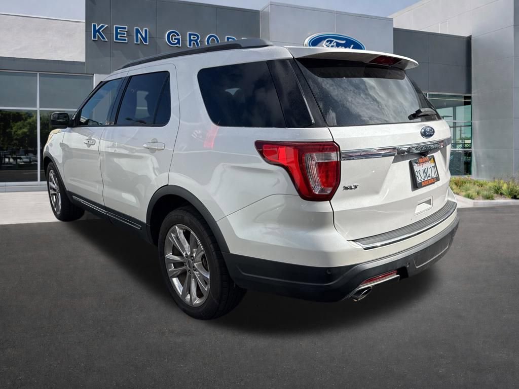 Used 2018 Ford Explorer XLT w/ Equipment Group 202A image 4