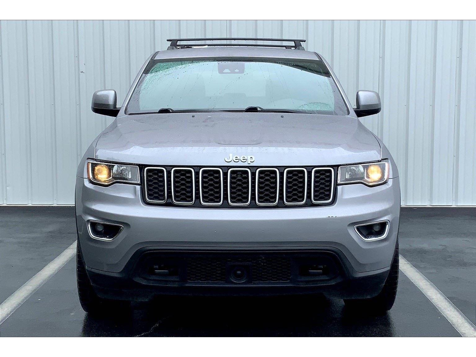 Used 2020 Jeep Grand Cherokee Laredo w/ Quick Order Package 2BN North image 3