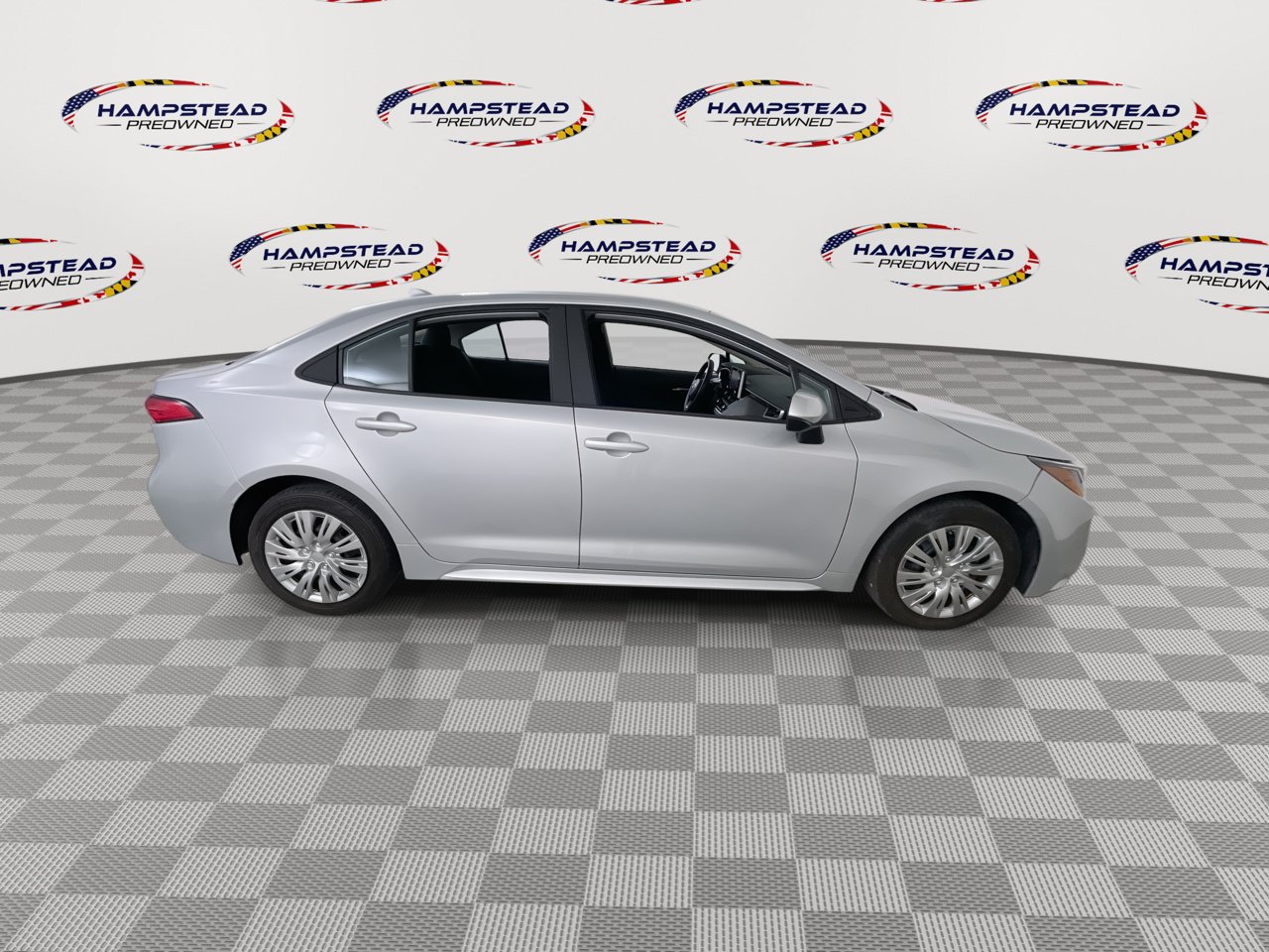 Used 2020 Toyota Corolla LE FWD image 9